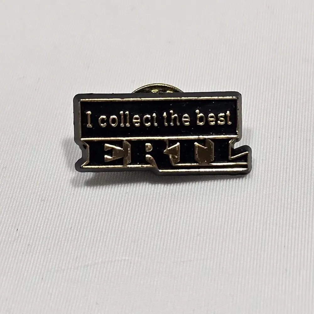 Vintage I Collect The Best Ertl Plastic Lapel Hat Pin Toy Collectors - Picture 2 of 4